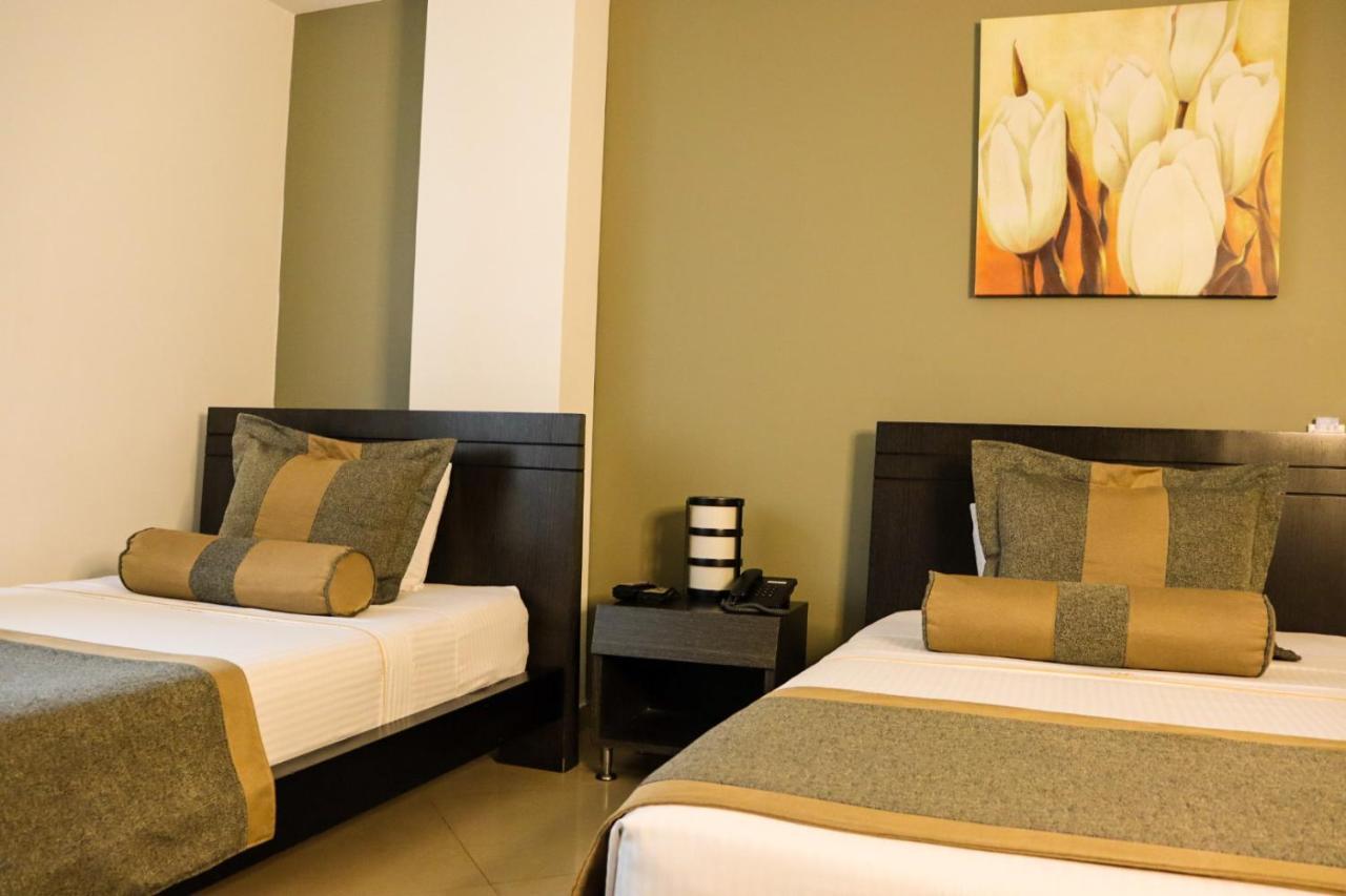 Hotel Medellin Gold מראה חיצוני תמונה